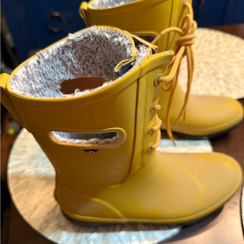 Yellow Woman’s Rain Boots. 
These are not kids.